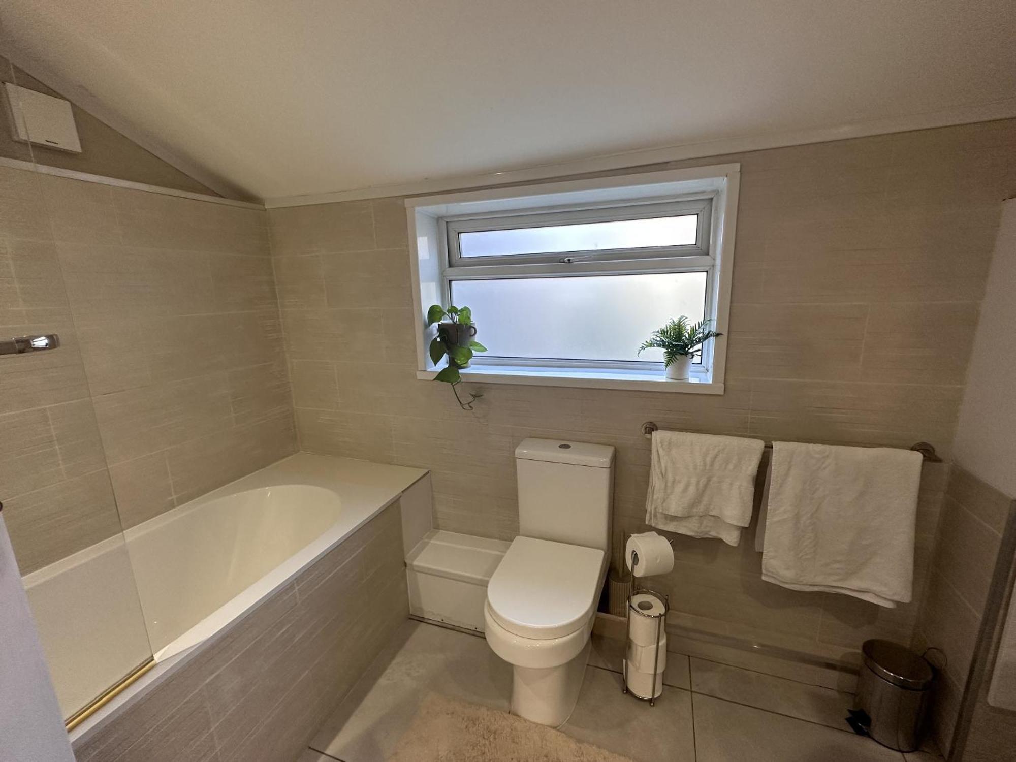 Adanhouse-Stockland Spacious 5 Bedroom House Sleeps 12 Private Garden Cardiff Exterior foto