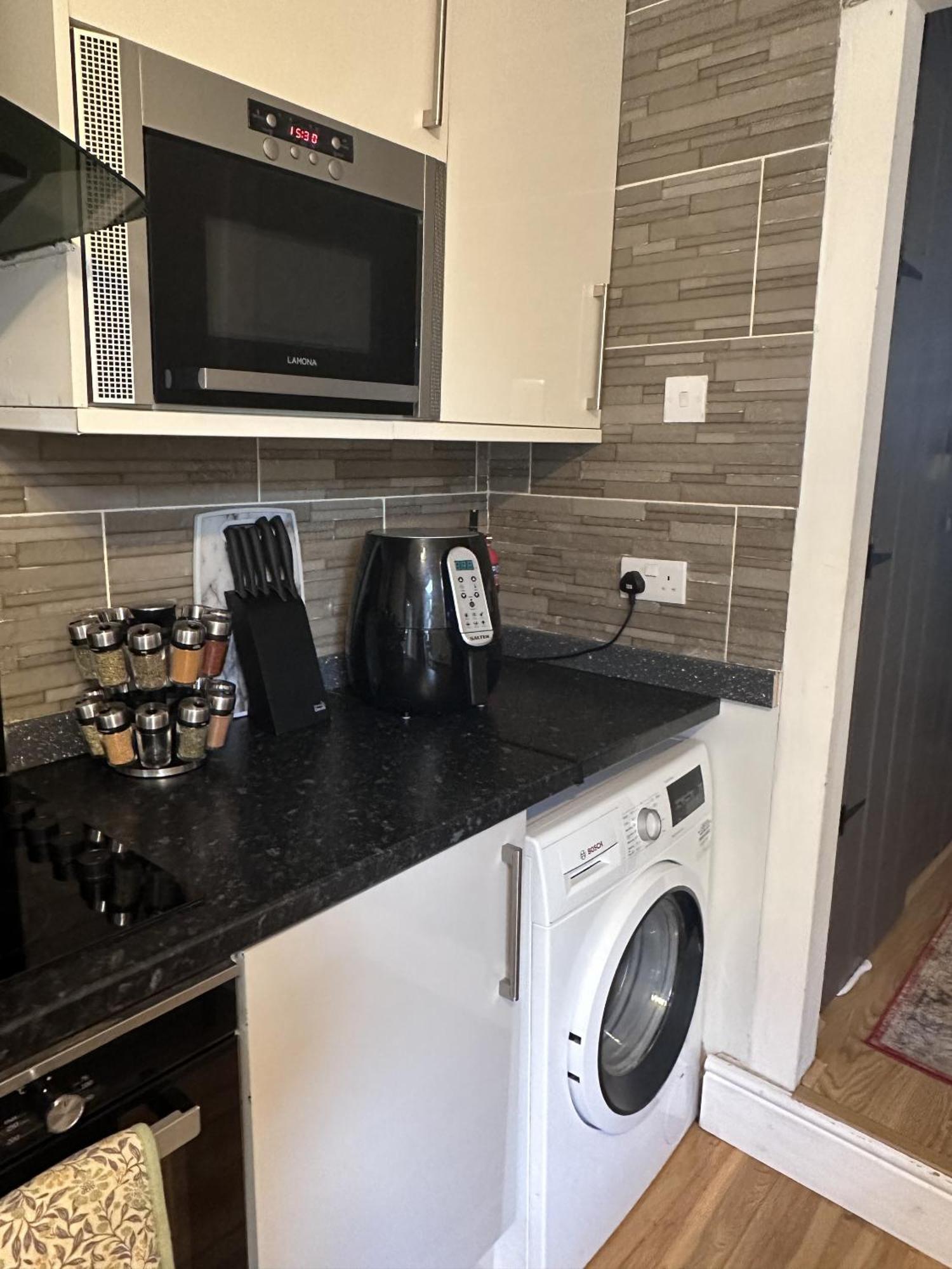 Adanhouse-Stockland Spacious 5 Bedroom House Sleeps 12 Private Garden Cardiff Exterior foto