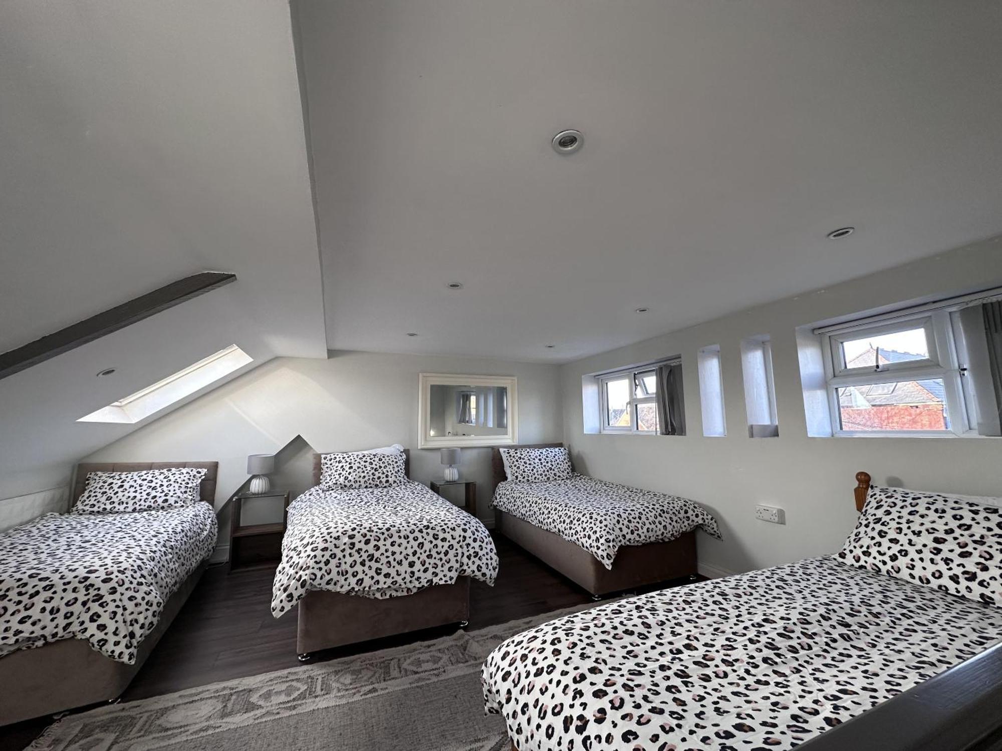 Adanhouse-Stockland Spacious 5 Bedroom House Sleeps 12 Private Garden Cardiff Exterior foto