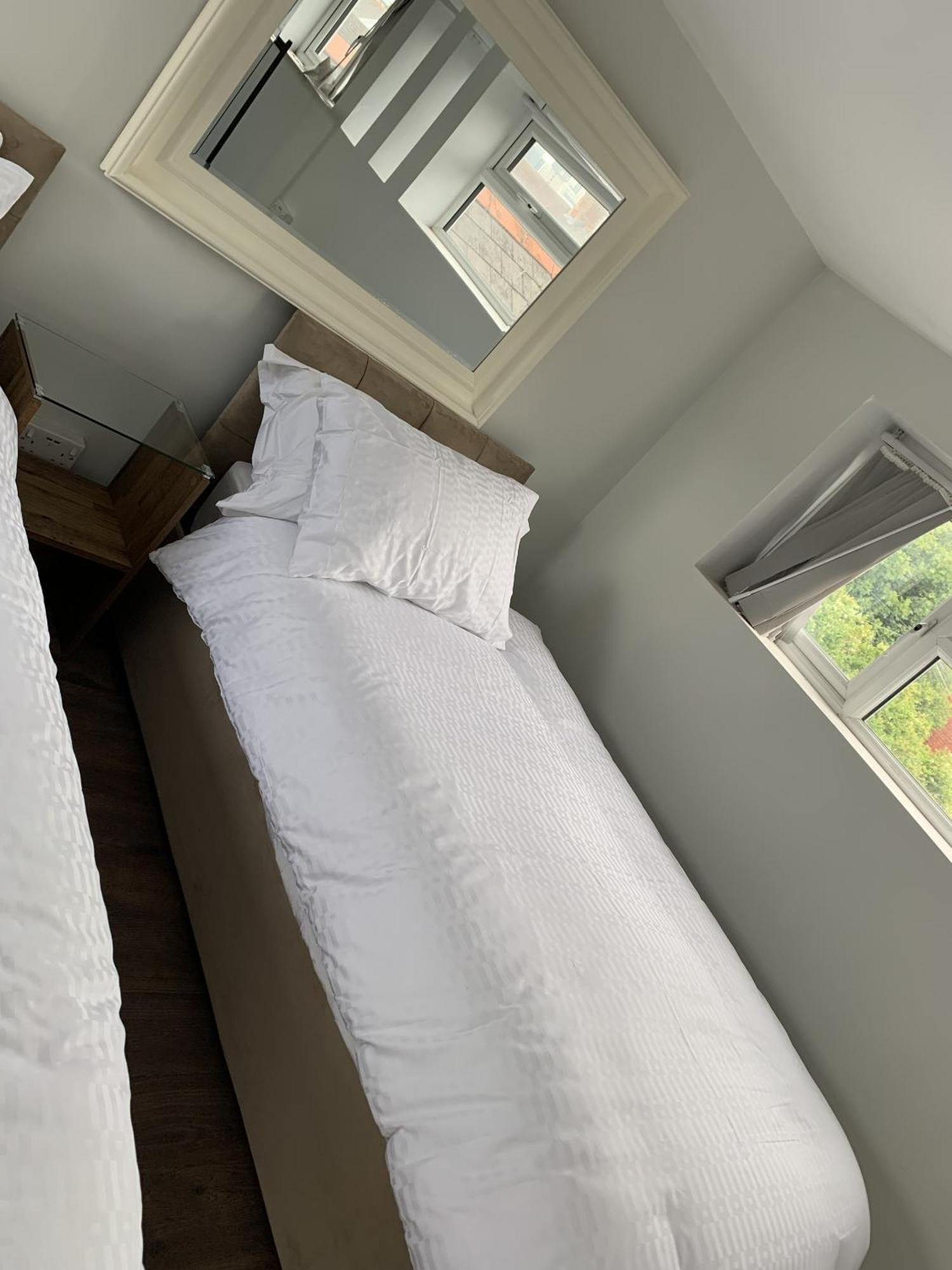Adanhouse-Stockland Spacious 5 Bedroom House Sleeps 12 Private Garden Cardiff Exterior foto