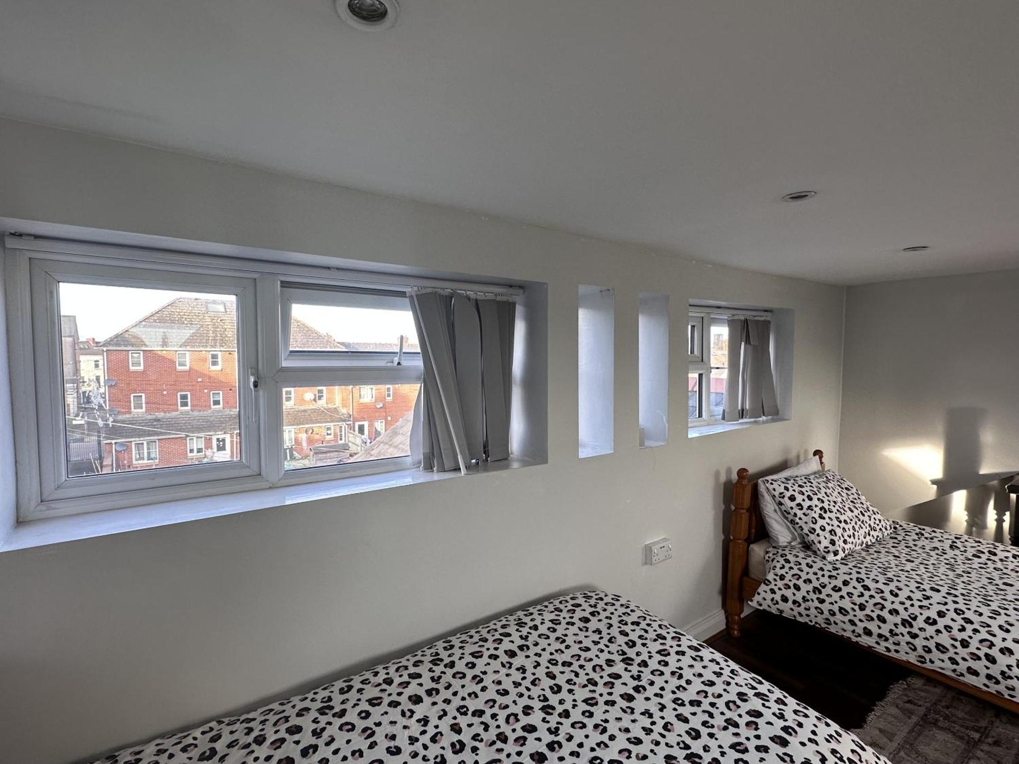 Adanhouse-Stockland Spacious 5 Bedroom House Sleeps 12 Private Garden Cardiff Exterior foto