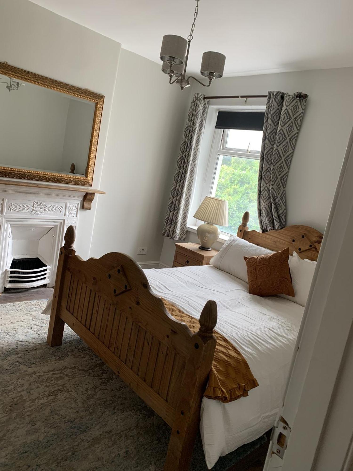 Adanhouse-Stockland Spacious 5 Bedroom House Sleeps 12 Private Garden Cardiff Exterior foto